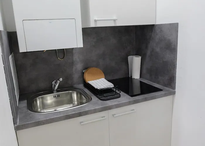 2ac - Naehe Metro U1 Apartman