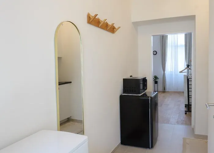 2ac - Naehe Metro U1 Apartman
